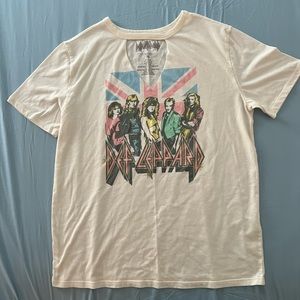 Def Leppard Cutout Graphic T Shirt M Cream Short Sleeves Crewneck Glitter